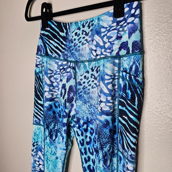 Constantly Varied Gear XS Wild Thing Blue Animal Print Leggings Pockets - Picture 3 of 10
